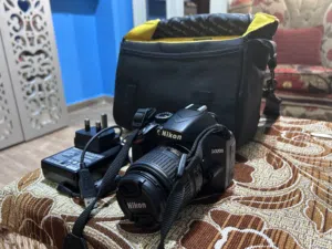 كالميرا نيكون D3200 - بكامل اغراضها وأكسسواراتها - بحالة الجديدة تماما
