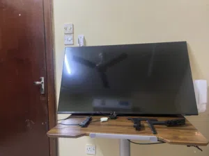 samsung crystal UHD 43" only 6 months used