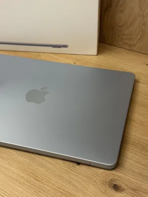 MacBook Air 2025. M4-Chip. 16 RAM. 256 SSD. 13.6-inch