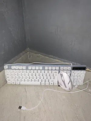 ماوس و كيبورد جيمنج عليه اضائات تتغير  مستعمل أسبوع واحد