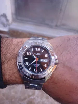 ساعة البا ياباني اصلي مينا اسود حجم كبير للبيع بسعر مغري ونهائي