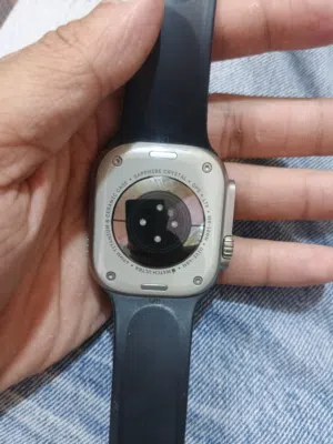 ابل واتش الترا 2 فولل مواصفات تيتاتيوم شتريته جديده وشحنته كم مره بطاريه 100/100 كارتون ضايع