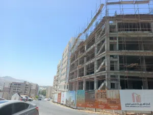 شقه فاخرة للبيع قيد الإنشاء  بمنطقة القرم من المطور مباشرة