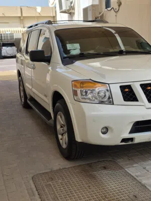 NISSAN ARMADA 2015 GCC ORGINAL PAINT IN EXELLENT CONDITION