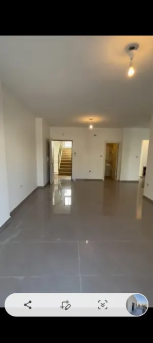 شقه للبيع في عين منجد طابق رابع مساحه 155متر