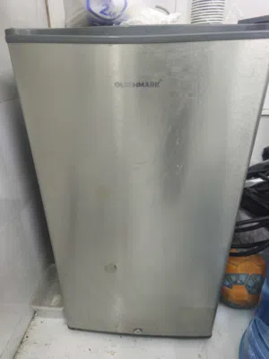 ثلاجة مكتب