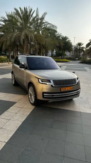Used Land Rover Range Rover in Muscat