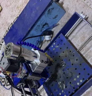 ماكينة cnc مكتبيه 800 واط مساحة العمل 30 في 25 بحاله جيده مستعمله