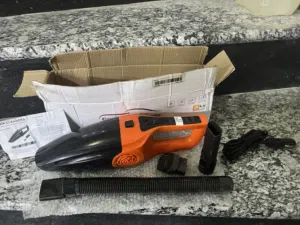 مكنسة تعمل على الجداحة