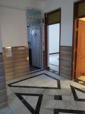ِشقه للبيع طابق 2 حي الجامعه
