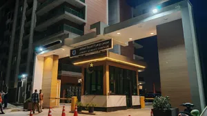 More than 6 bedrooms . 4 Bathrooms . 353 m23