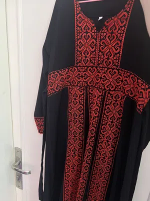 ثوب بناتي مستعمل