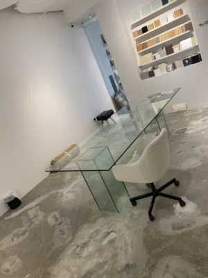طاولة زجاج للبيع