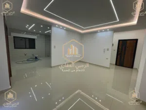 شقة / للايجار/لم تسكن / 3نوم / مطلة / ضاحية الرشيد