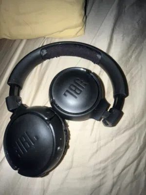 Jbl Tunes 510 BT Headphones for a very good price