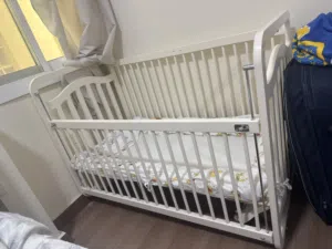 سرير اطفال مستعمل