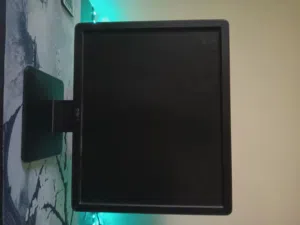 لبيع شاشات متوفر خمس حبات السعر4دينار