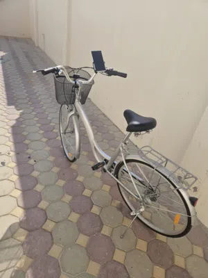 دراجة هوائية - Stylish Cruiser Bike with Basket