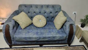 طقم كنب فخم 7 مقاعد بحالة جيده وبسعر مغري جلسه مريح و تنجيد رائع