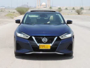نيسان مكسيما SL 2020 ازرق داخل بيج بنظافة مميزة