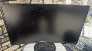 24 Samsung monitors for sale in Hawally
