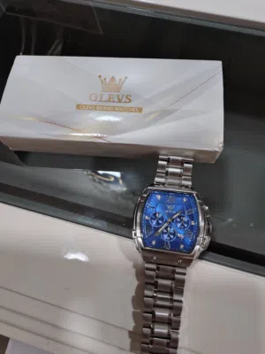 ساعة فخمة من نوع OLIVS مستعملة اسبوع فقط