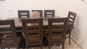 غرفة سفرة ثقيلة