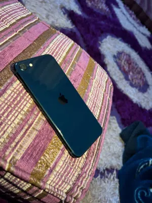 64 جيجا بطارية 97 iPhone SE 2