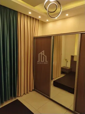 بالقرب من السفارة الأمريكية شقة أرضية 140م في أجمل مناطق عبدون / ref 1097
