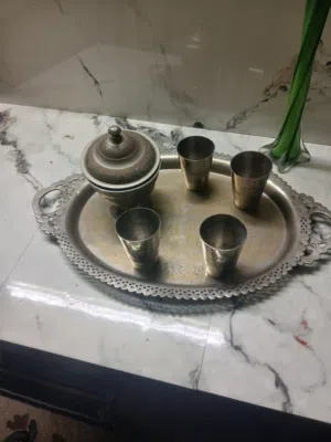 طقم صينيه وكاسات وسكريه نحاس نحاس ثقيل