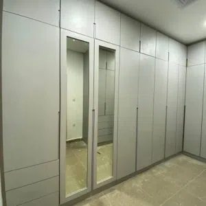 نجار صيانة و تفصيل داخلي و خارجي. مطابخ ابواب غرف نوم في خدمتكم