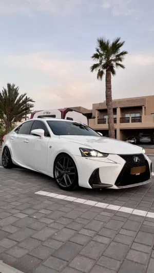 للبيع او البدل لكسز is 200t نظيف