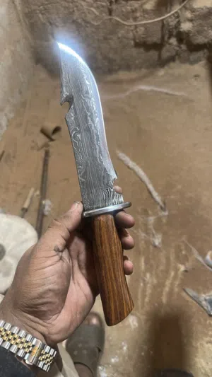 سكين من الحديد الدمشقي   قابل للتفاوض