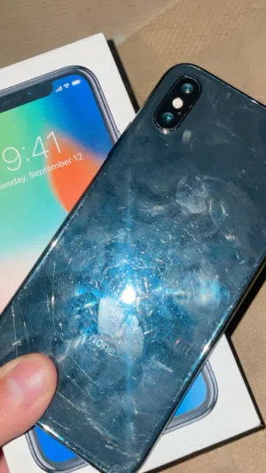 Apple iPhone X 64 GB in Tripoli