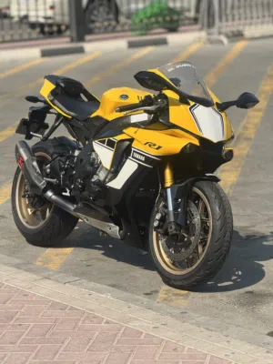 Yamaha R1 for sale  YZF R1 2016 agency serviced special Edition Bike