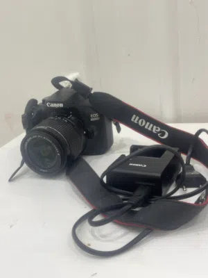 Camera canon EOS 4000D with its charger and battery in a very good. Condition ، بحاله ممتازه للبيع