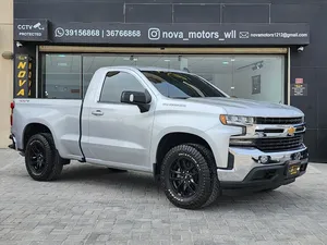 2019-chevy-silverado-lt-v8-4x4-bahrain-agent