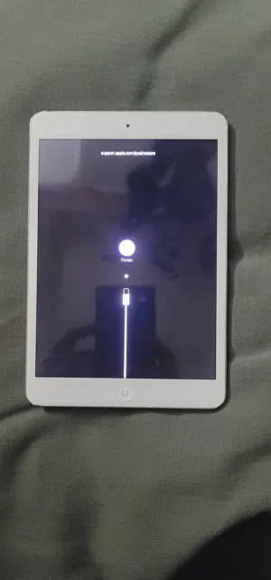 Apple iPad 16 GB in Hawally