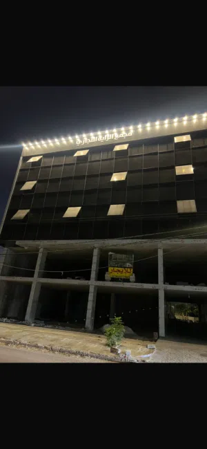 مجمع تجاري ومخازن تجاريه جديده للايجار- امتداد شارع الهاشمي منطقة الحي الشرقي