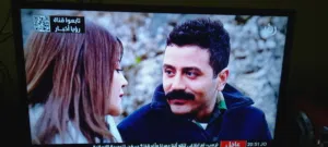 شاشه نوع TCL 32 انيش اليدي معها ريموتها وتعلقا ستعمال 8شهور ميش سمارت عادي