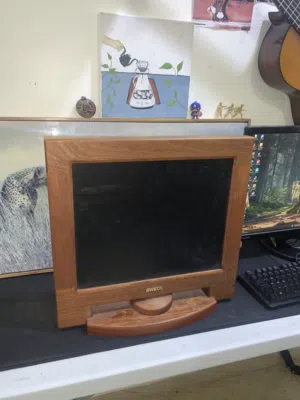 For sale: Computer monitor, suitable for decoration only