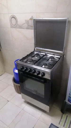 شبه جديد أثاث نظيفه