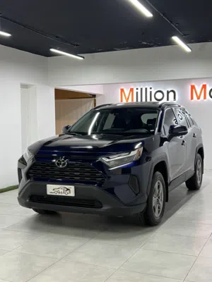 Toyota RAV4 XLE 2024  رادار ونقطة عمياء  فتحة سقف  فل أوبشن
