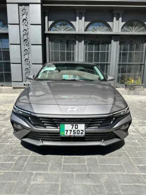 يتوفر لدينا جميع انواع السيارات هيونداي ومازدا شيفروليه تيوتا كيا وجيبات وبأسعار منافسة وخدمة مميزة