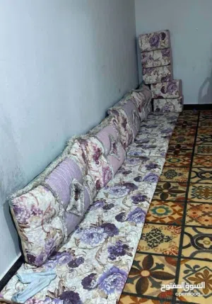 جلسه عربيه نضيفه طولها 8 امتار
