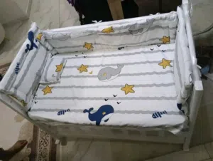 سرير بيبي خشب زان