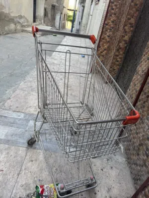 عربات وسلال تسوق