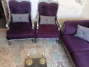 طقم كنب زان للبيع مستعمل 9 مقاعد مع طاولات