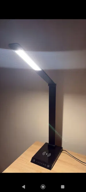 أضاء مع الشحن