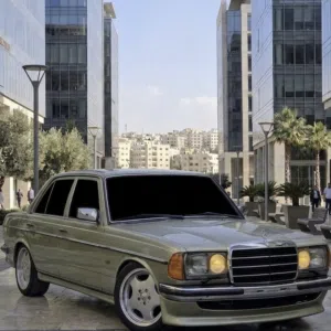 Mercedes benz E200 1982 للبيع